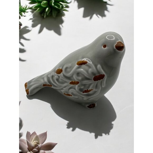 Vintage Ceramic Bird Figurine Distressed Look Decor Piece Chirp - Picture 1 of 11